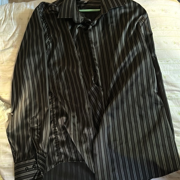 Long sleeve button down - Picture 2 of 3